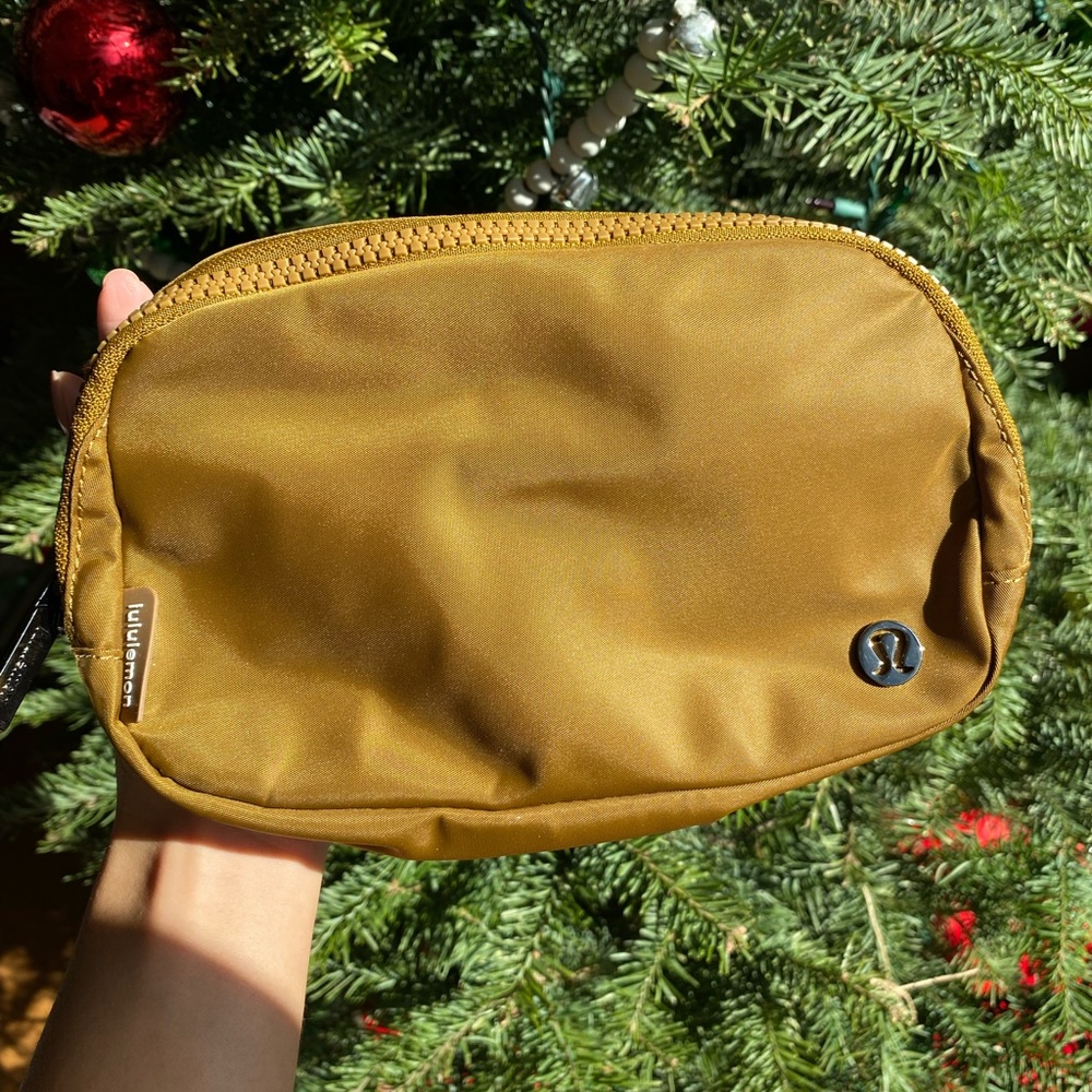 🥮Lululemon Everywhere Belt Bag Burnt Caramel